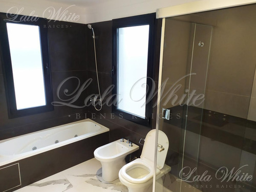 Imagen 17 de 21 de Venta - Casa En La Providencia