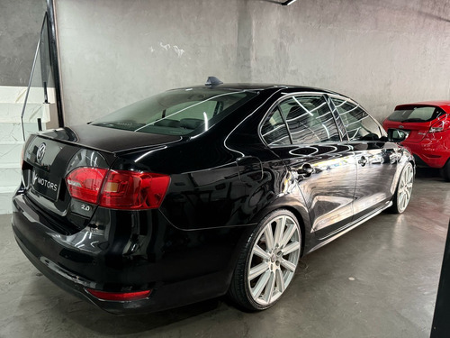 Volkswagen Jetta 2.0 Comfortline Flex 4p Automática
