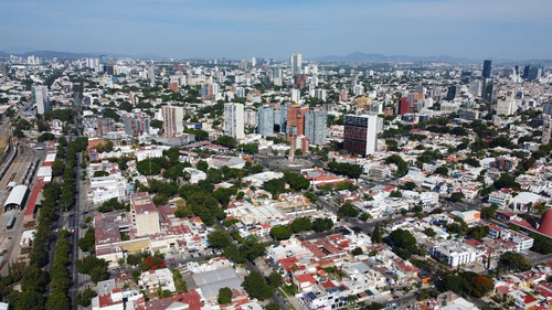 Terreno 1,063 M2 En Colonia Americana De Guadalajara, Para Desarrollo