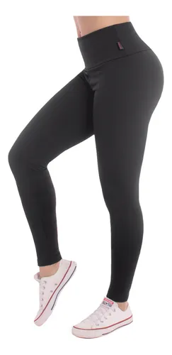 Mulher com calça leg 2025