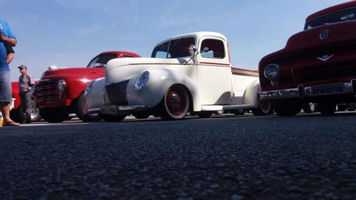 Ford Pickup