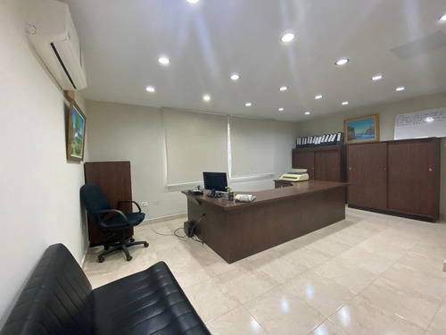 Casa Comercial En Venta En La Castellana