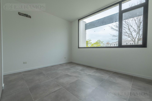 Casa 4 Ambientes En El Canton Golf - Pg