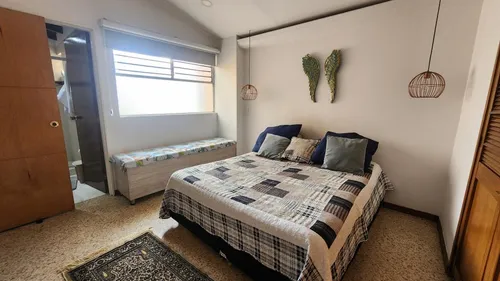Apartamento En Venta En Conquistadores. Cod V12070