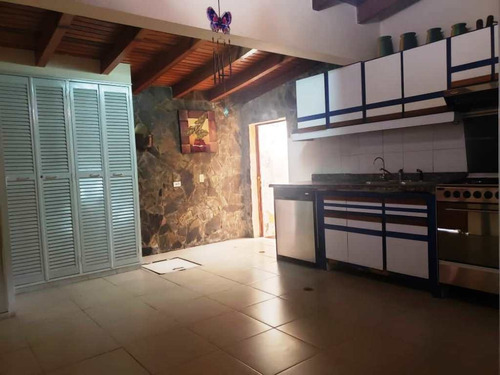 Imagen 3 de 10 de Casa En Esquina En Av Principal De Playa El Angel