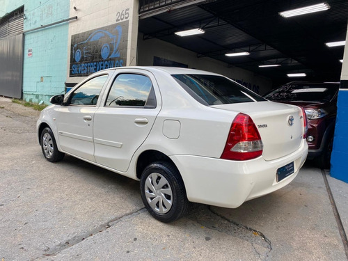 Toyota Etios Sedan X 1.5 16v 4p - 2016-2017