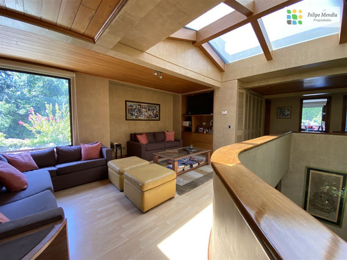 Casa En Venta De 4 Dorm. En Las Condes
