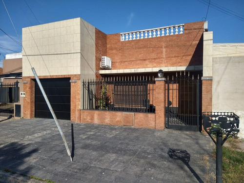 Imagen 1 de 17 de Casa En Venta En Lanús Oeste
