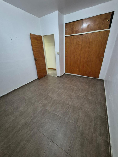 Departamento 2 Ambientes Con Cochera En Banfield Oeste