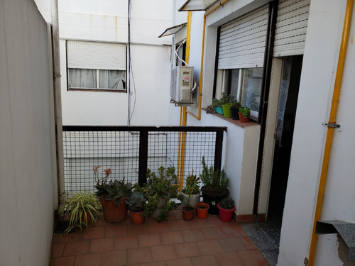 2 Amb Con Muy Lindo Patio !!!