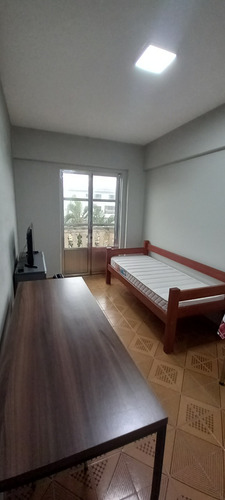 Apartamento De 01 Dormitório Com Vaga De Garagem Coberta !!!