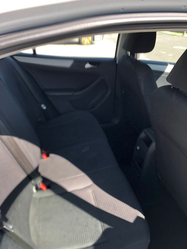 Imagen 9 de 14 de Volkswagen Jetta Trenline 2.5 Std