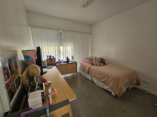 Impecable Triplex Con Jardin En Barrio Cerrado