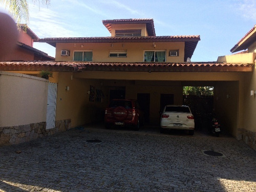 Casa De Condomínio À Venda Na Avenida Adolpho De Vasconcelos, Barra Da Tijuca, Rio De Janeiro - Rj - Liv-7809