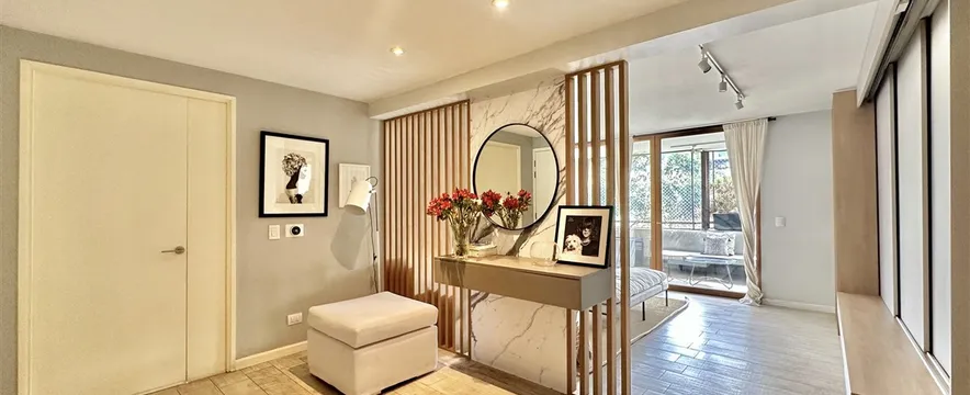 Remodelado El Golf / Vista despejada Cerro San Luis - Barrio El Golf - Las Condes - RM (Metropolitana)