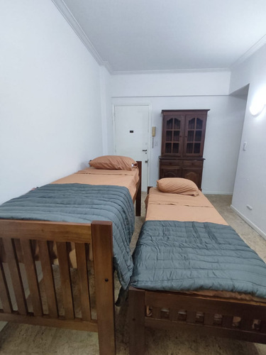 Departamento Dos Ambientes En Alquiler - Marzo A Diciembre - Zona Plaza Colon, Mar Del Plata.
