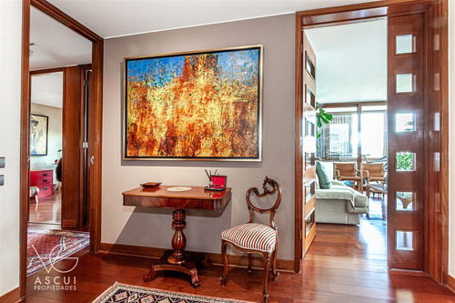 Departamento En Venta De 3 Dorm. Más Servicios En Las Condes