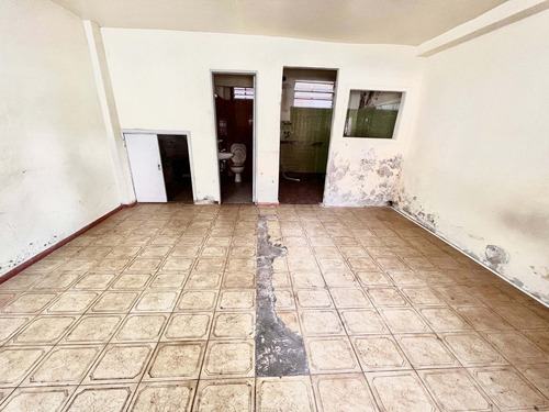 Imagen 9 de 15 de Venta Local Mas Deposito O Monoambiente Esquina