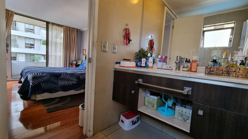 Ñuñoa, Vive Seguro En Un Amplio Departamento