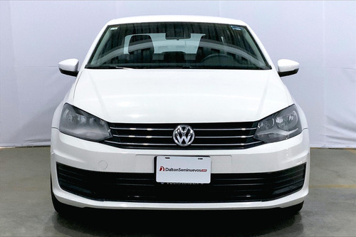 Imagen 3 de 25 de Volkswagen Vento Sedan 4 Pts Starline Ta A/ac Mp3 R-15