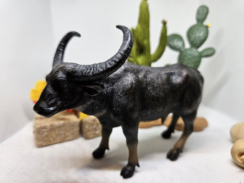 Figura Bufalo Negro Juguete Plástico Colección 