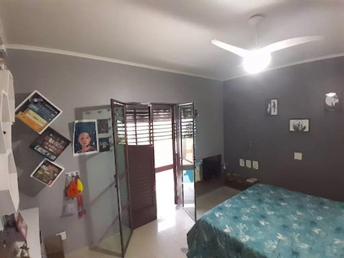Sobrado Com 4 Dormitórios, Piscina E Churrasqueira