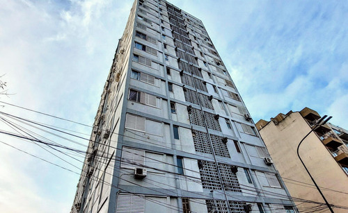 Venta Departamento 4 Ambientes En Flores. Excelente Ubicacion