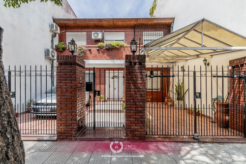Venta Duplex Ph Tipo Casa 4 Ambientes 139m² Con Patio Jardín Parrilla 3 Baños Único En Boedo Almagro