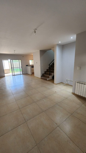 Imagen 15 de 15 de Duplex C/ Patio Asador Y Cochera- Las Cañitas - Zona Sur
