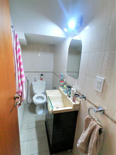 Triplex 108m2 Living, Comedor, Toilette, Cocina, Quincho (c/lav), Patio(c/parr), 3 Dor Y Baño. Video
