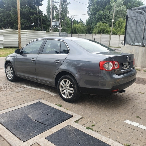 Volkswagen Vento 1.9 I Advance 2010