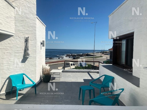 Casa En Venta Frente Al Mar- Ref: 2228