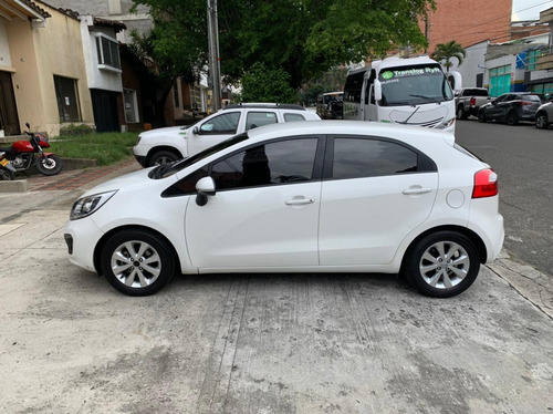 Kia Rio 2014 1.2 5 P