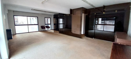 Imagen 2 de 9 de Gran Oportunidad. Liquido Por Viaje! Estudio En Microcentro, Amplio, Excelente Ubicacion