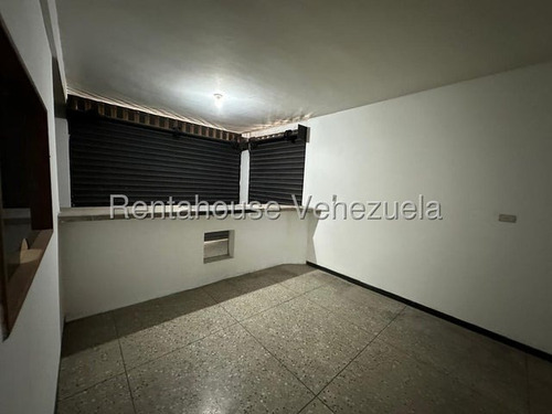 Local Comercial En Alquiler En Barquisimeto Av Venezuela Posee 155m2 Cuenta 2 Oficinas Excelente Visibilidad Cod 25 19350 Comunicate Soy Gabi Irastorza