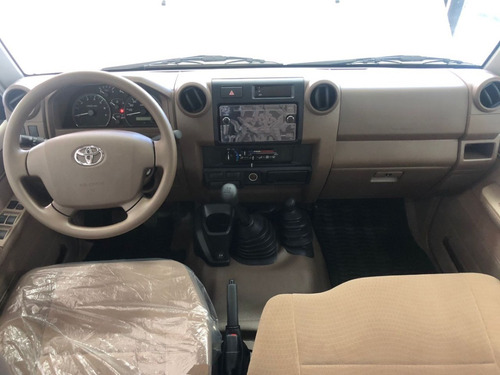 Imagen 6 de 13 de Toyota Land Cruiser