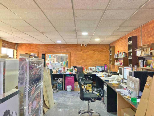 Imagen 3 de 20 de Amplio Galpón En Ñuñoa