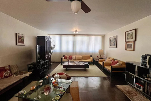 Apartamento À Venda Com 225m², 3 Suítes Com 2 Vagas De Garagem Fixas. Jardim Paulista. Planta Excelente Com Jardim De Inverno.