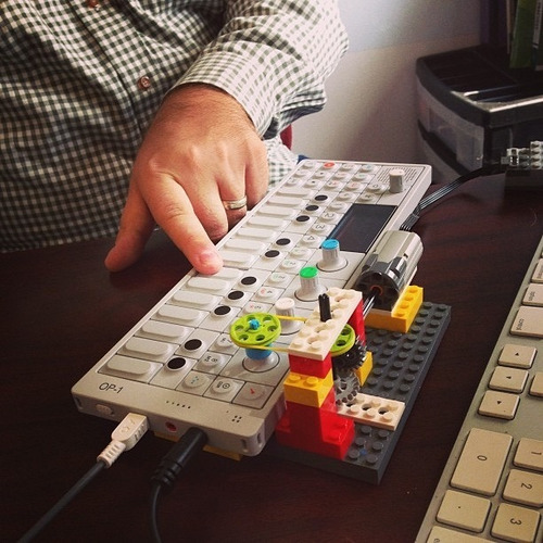 Imagen 4 de 5 de Brick Shaft-accesorio Sintetizador Op-1 Teenage Engineering