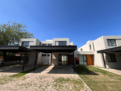 Villa Belgrano Duplex Housing En Venta 3 Dormitorios Interno