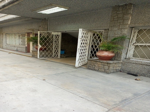 Imagen 19 de 20 de Edificio Comercial En Venta En Las Mercedes