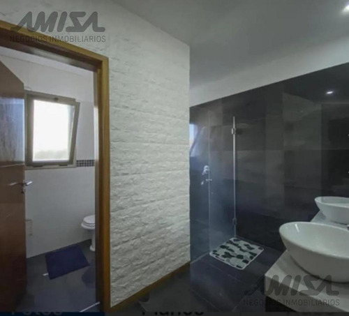 Imagen 7 de 22 de Casa - Miraflores (funes Hills)
