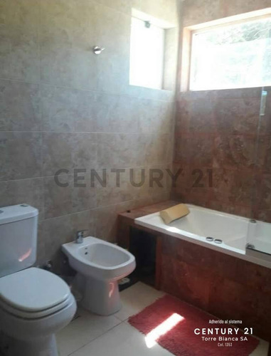 Alquiler Anual! Casa En Barrio Nayades - Pinamar