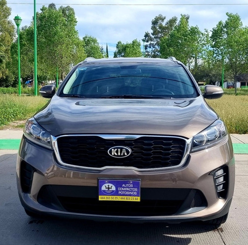Imagen 5 de 13 de Kia Sorento 2.4 Lx At 2019