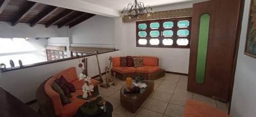 Imagen 2 de 16 de Casa Sant Omero Tres Niveles 4 Habitaciones Los Teques