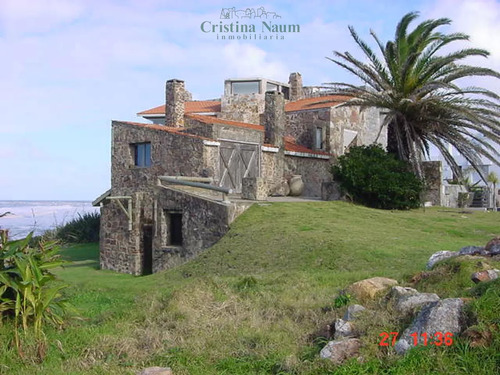  Excepcional Casa De Piedra, Sobre El Mar Y Playa De La Posta