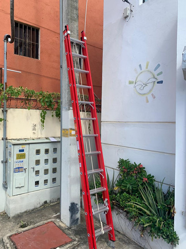 Escalera Telescopica En Fibra 24pies Y 32pies