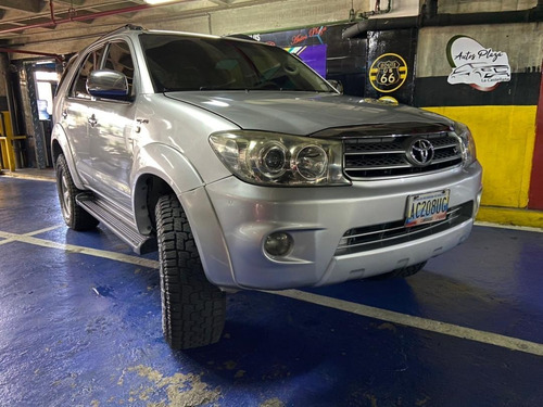 Imagen 3 de 10 de Toyota Fortuner