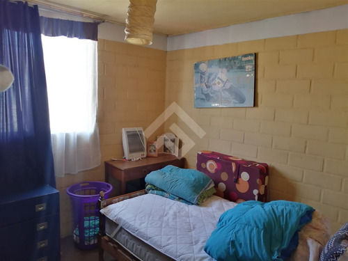 Casa En Venta De 2 Dorm. En Peñaflor Con Patio, Subsidio