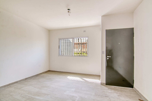 Ph A Estrenar En Venta Listo Para Escriturar!! En Remedios De Escalada, Lanús
